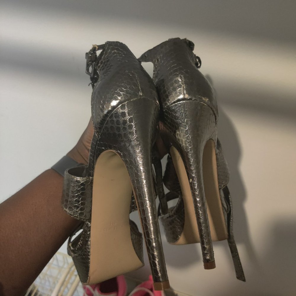 Heels - Picture 4 of 4